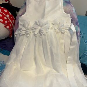 Elegant White Kids Dress with Floral Accents 3/4T